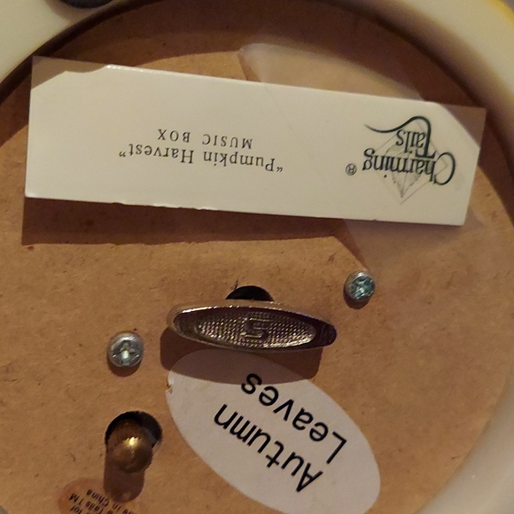 Fitz and Floyd Autumn Leaves music box - Picture 5 of 6